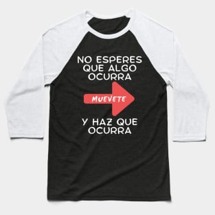 Muevete fondo Oscuro Baseball T-Shirt